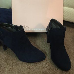 WOMEN'S BRAND NEW W/O TAGS BANDOLINO BLUE SUEDE ANKLE BOOTS SIZE 7